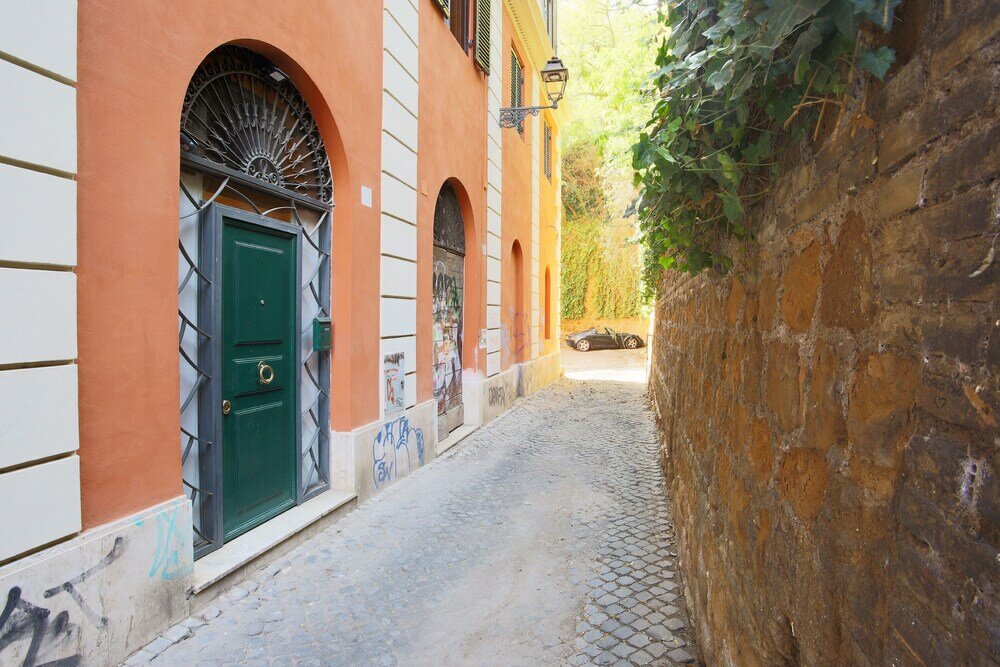Фото Quiet and Cozy Trastevere Hideaway
