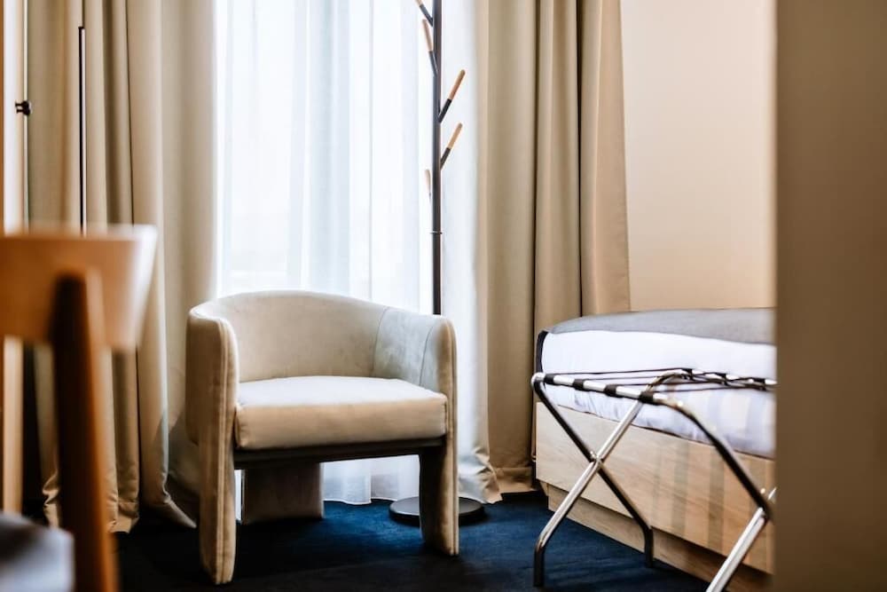 Фото Hotel septembar