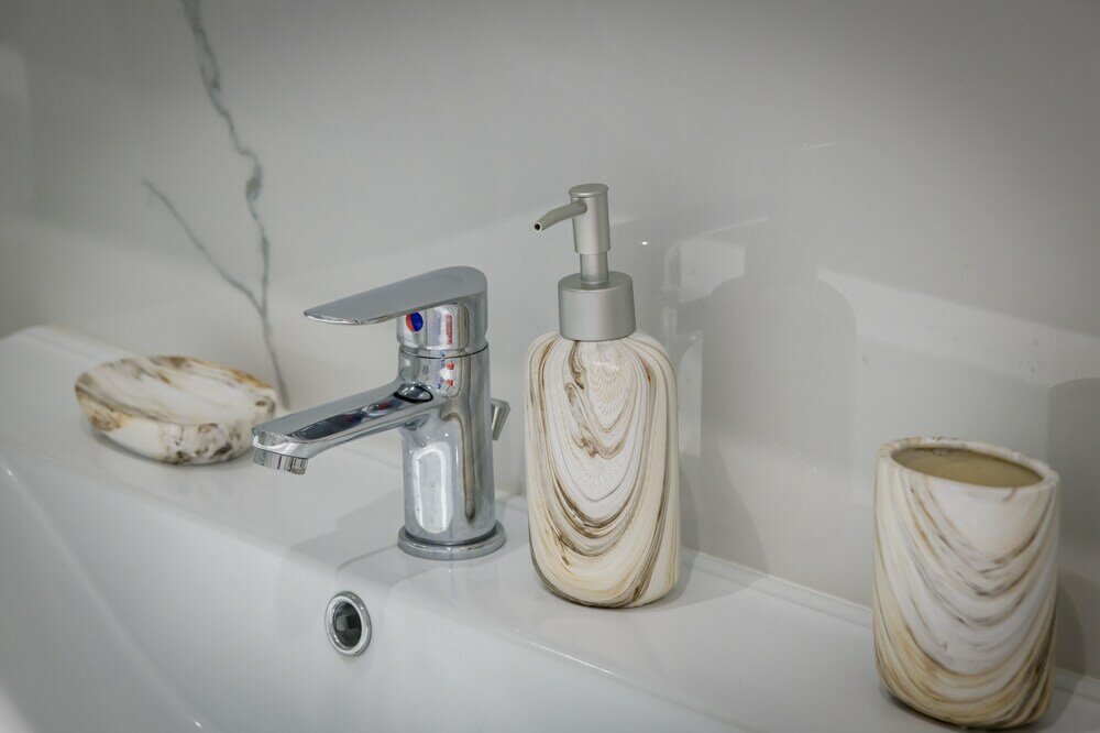 Фото Lush Emerald apt in the heart of Athens