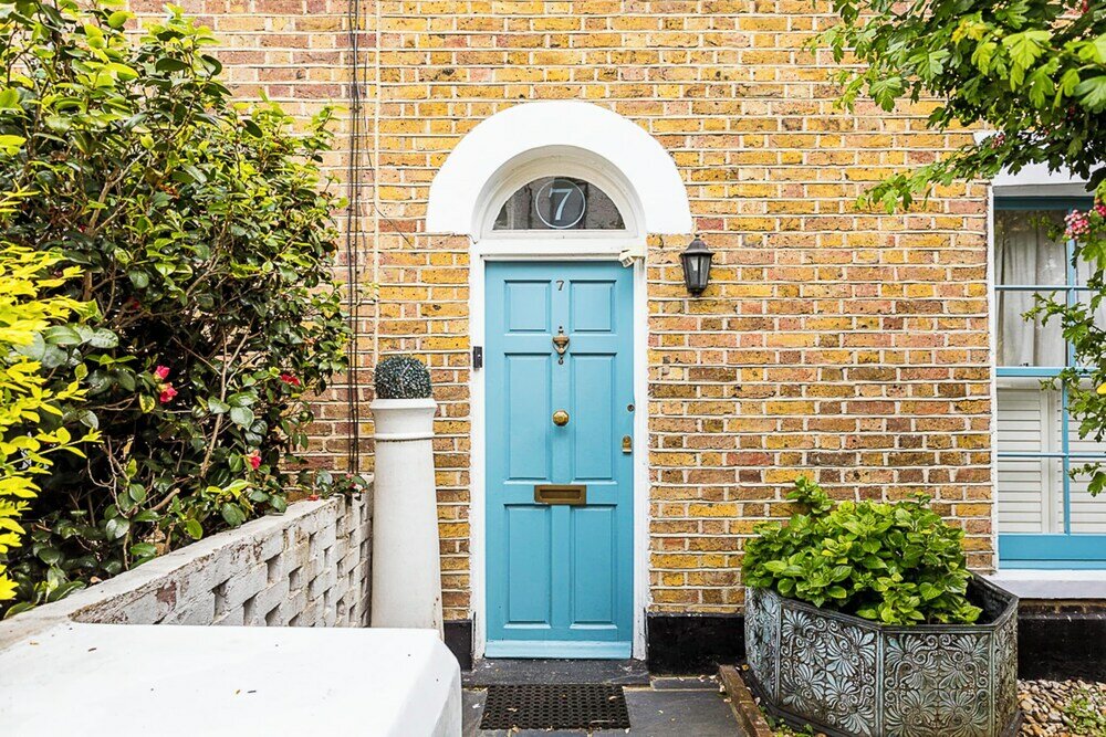 Фото Charming Georgian Country-style Cottage