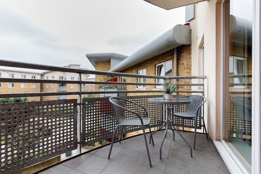 Фото The Bow Apartment