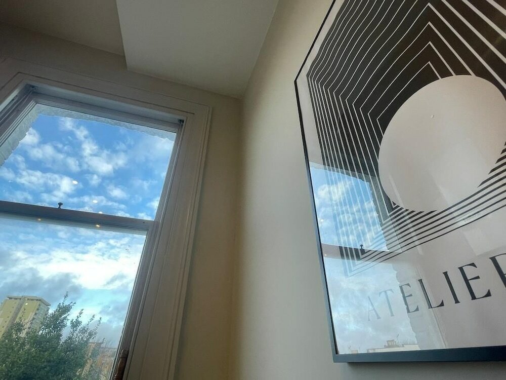 Фото Modern Two Bedroom Apartment in Fulham by Sojo Stay