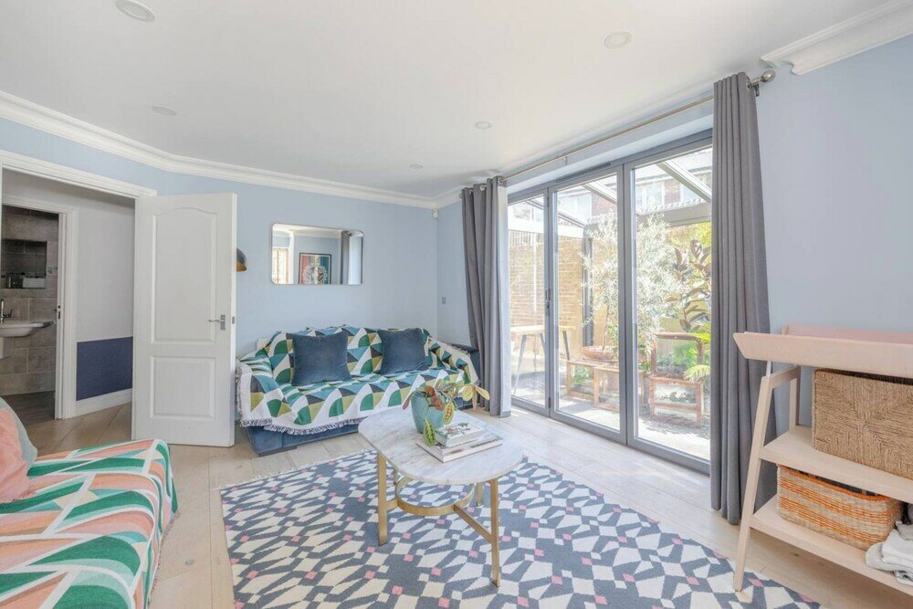 Фото Beautiful & Modern 3bd House- Kennington!