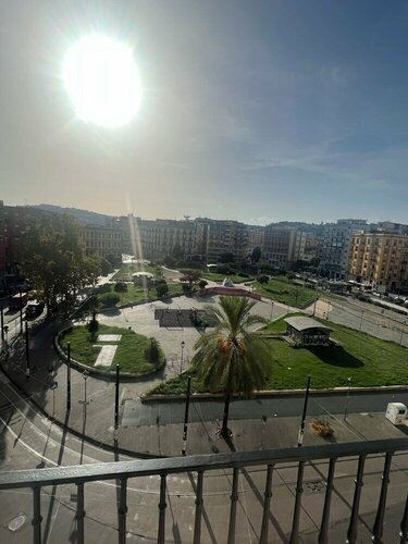 Гостиница Metropolis Home в Неаполе