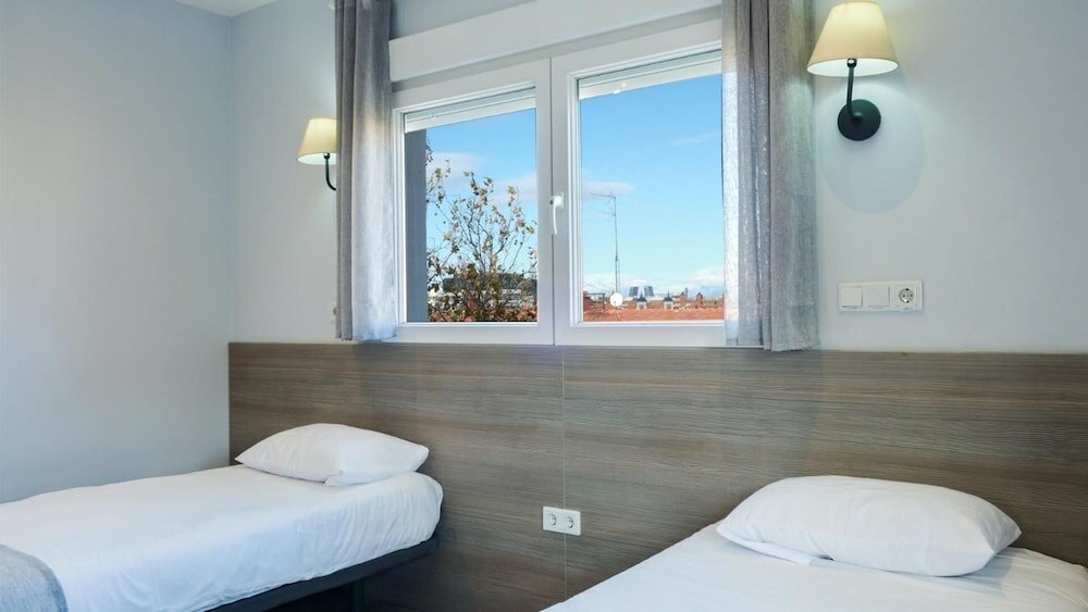 Фото Hostal Golden Alcalá