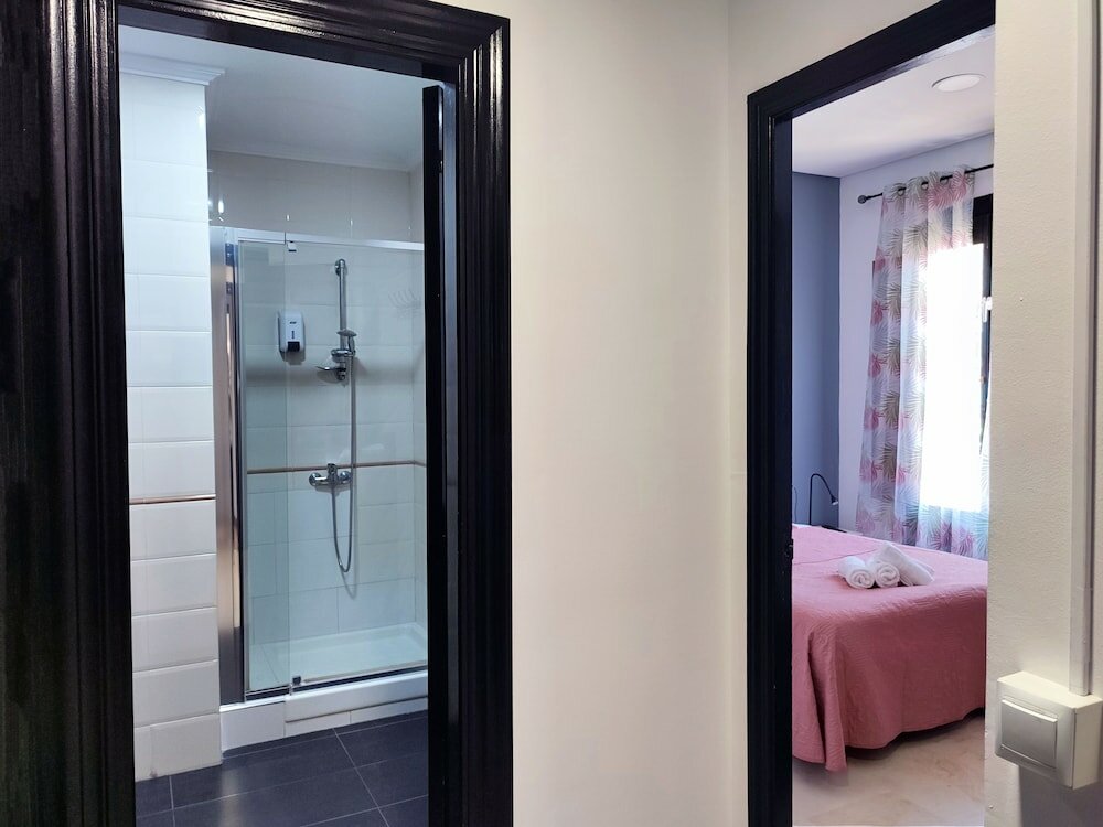 Фото Flats Friends Plaza de la Reina