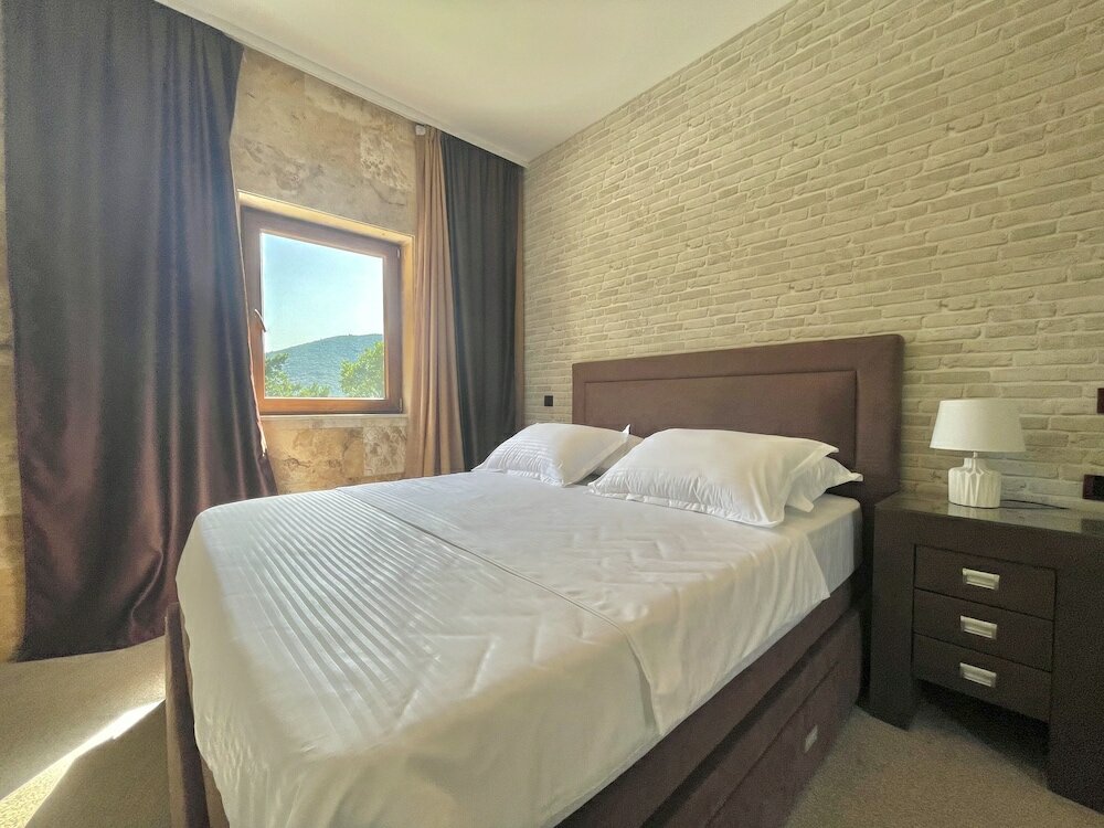 Фото Hotel Opera Jaz