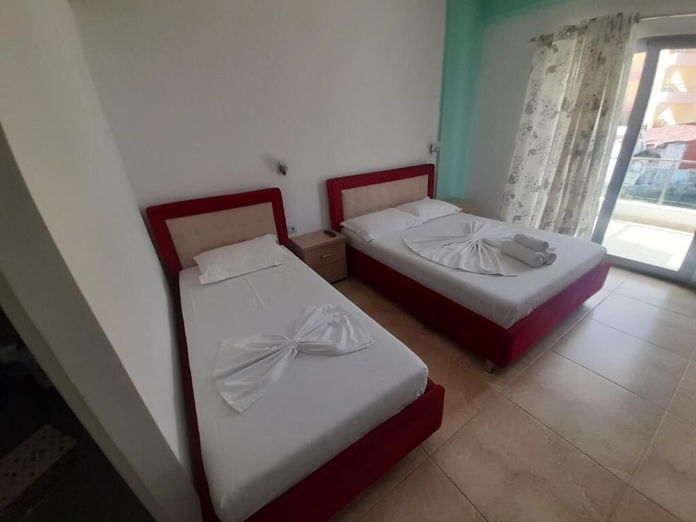 Фото Esmerald Hotel