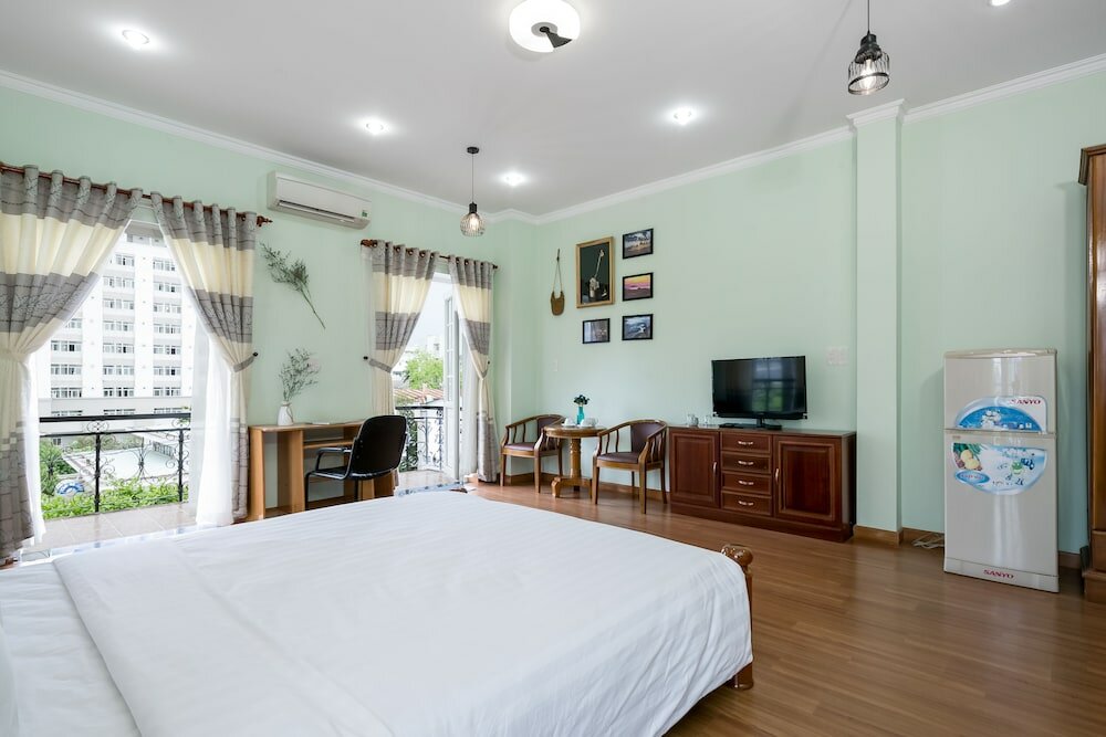 Фото Little Pig Home - Hostel