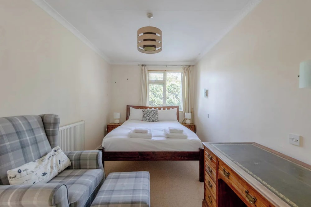 Фото Lovely 3bd Family Home With Garden - North Sheen