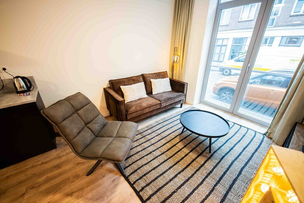 Фото Alphabet Apartments The Hendrik