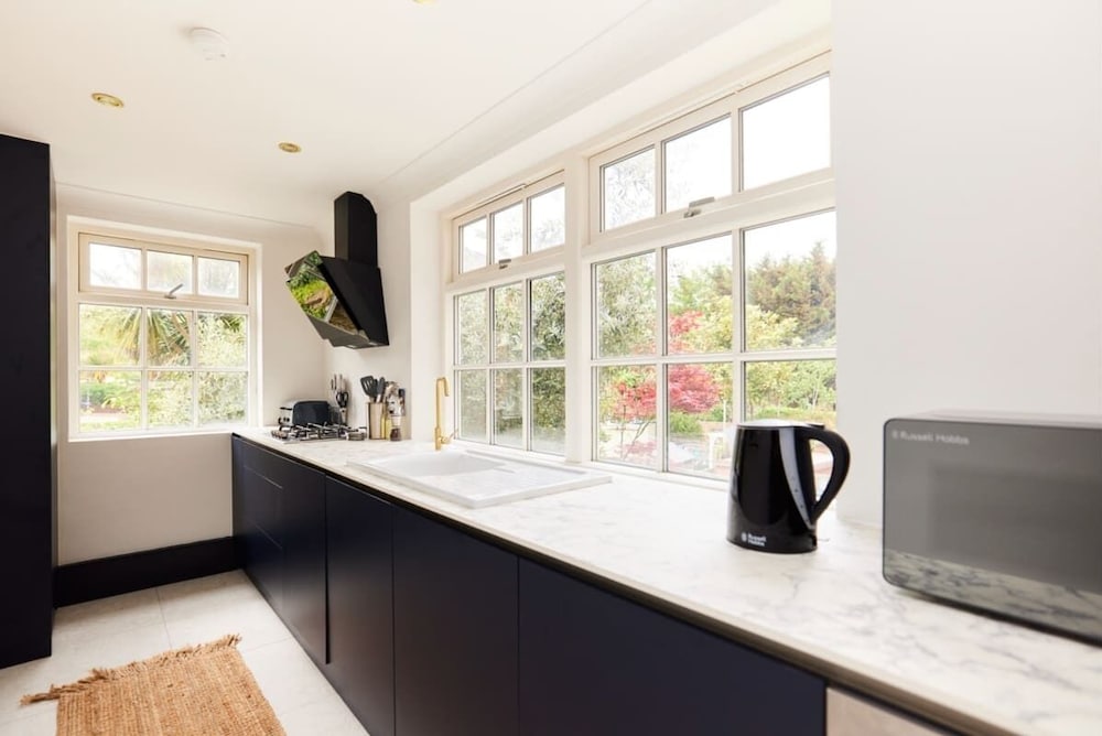 Фото The London Getaway - Seductive 3bdr House With Garden