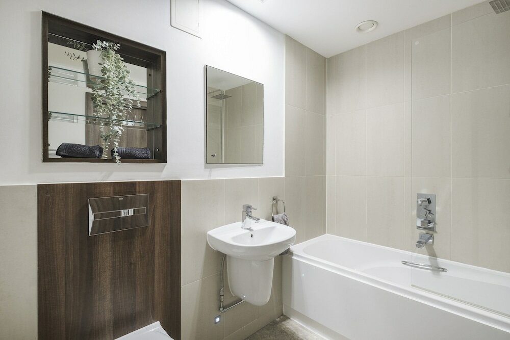 Фото My Serviced Space - Bridges Court Road