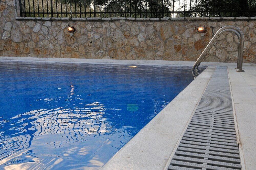 Фото Family Maisonette with Pool near Beach