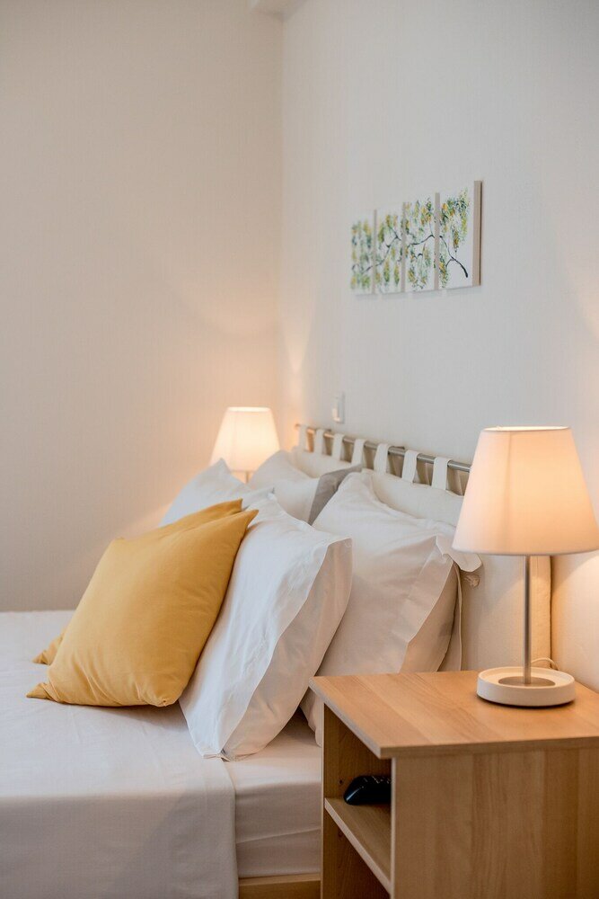 Фото Oikia Eleanthi - Beachfront Garden Home