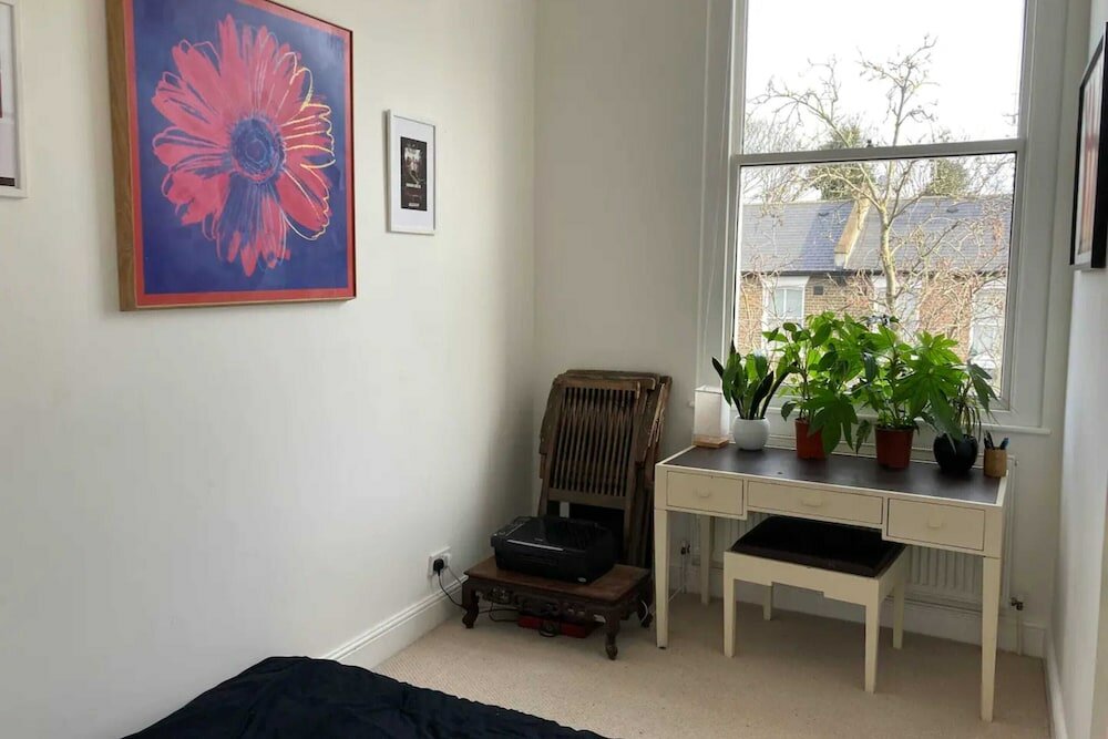 Фото Radiant 2 Bedroom Flat in New Cross - Converted Pub