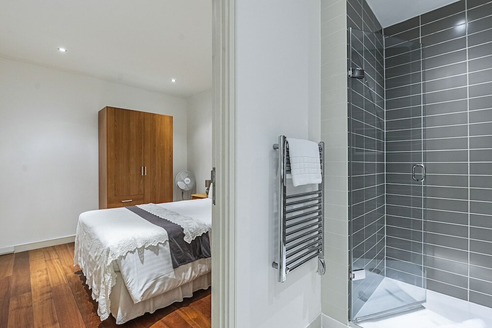 Фото Splendid 3 Bedroom Apartment Kings Cross