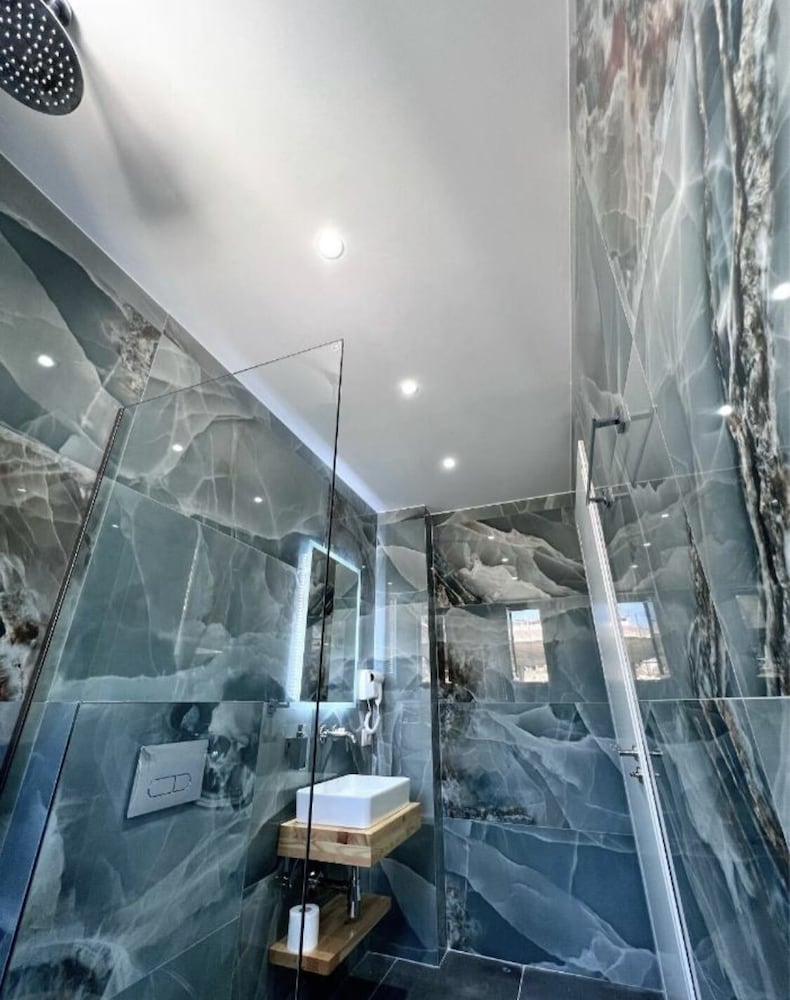 Фото Poseidon Hotel 2