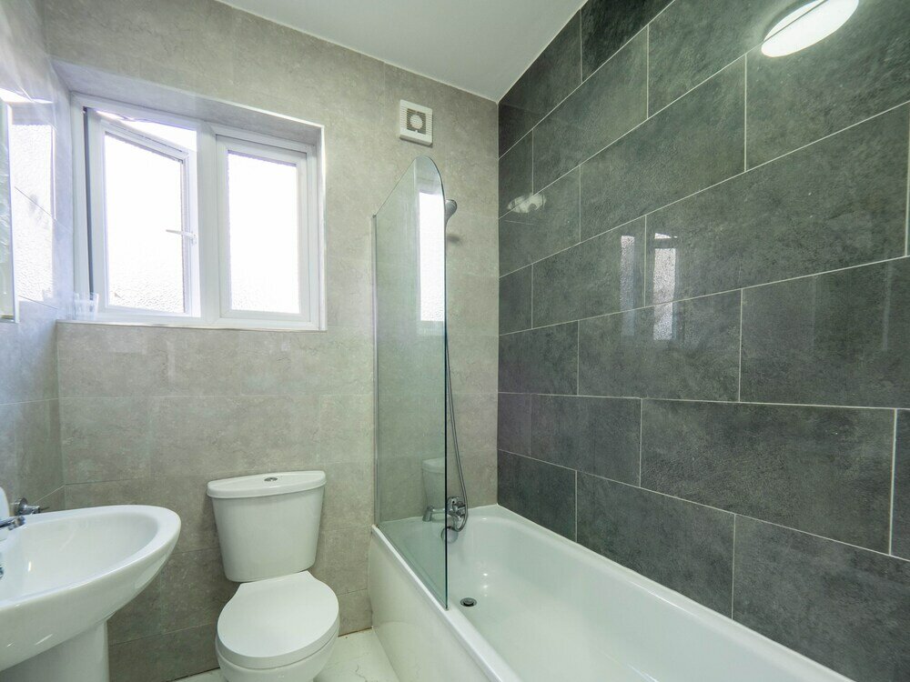 Фото 2 Bedroom Ground Floor Apartment