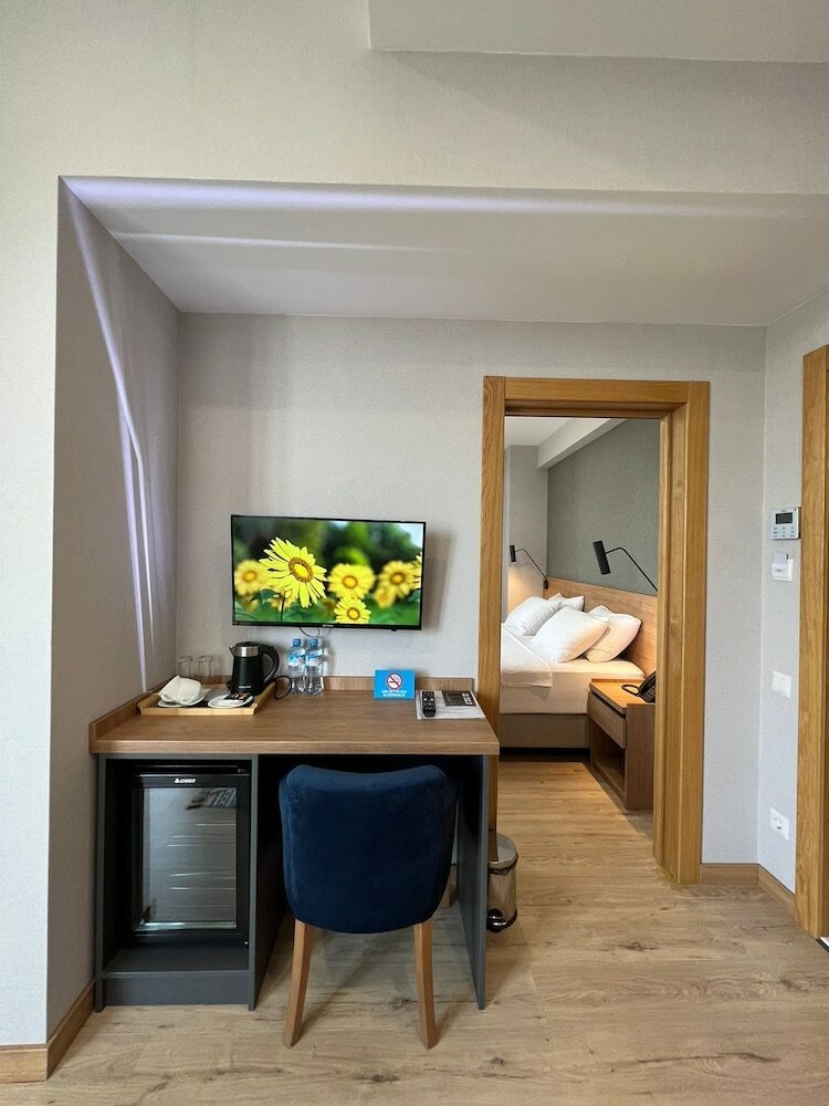 Фото Hotel Banovani