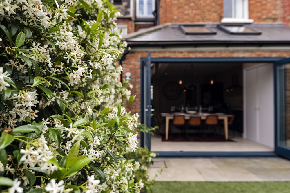 Фото Spectacular Shepherds Bush Home Close to Westfield