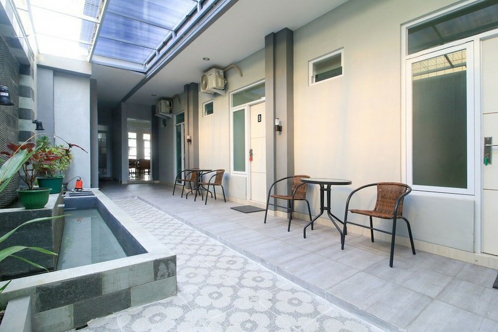 Фото RedDoorz near Klaten Train Station