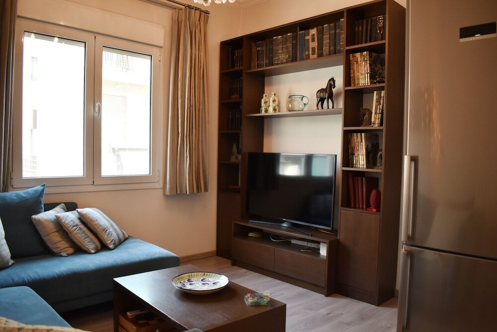 Фото A Skip Away from the Acropolis Museum