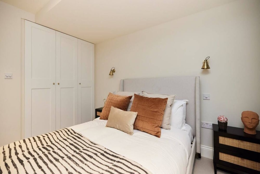 Фото The Lillie Road Place - Bright 1bdr Flat With Garden