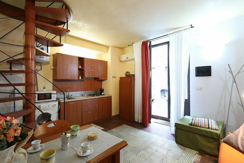 Апартаменты Cozy Apartment On 2 Levels In The City Center в Катании