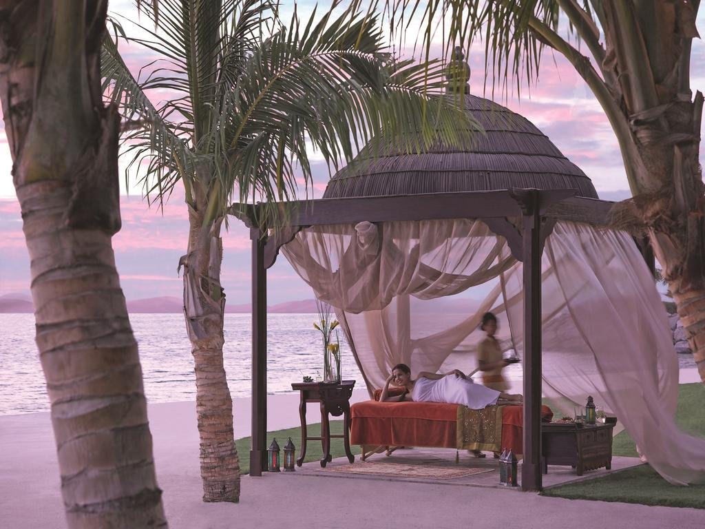 Фото Shangri-La Hotel Apartments Qaryat Al Beri