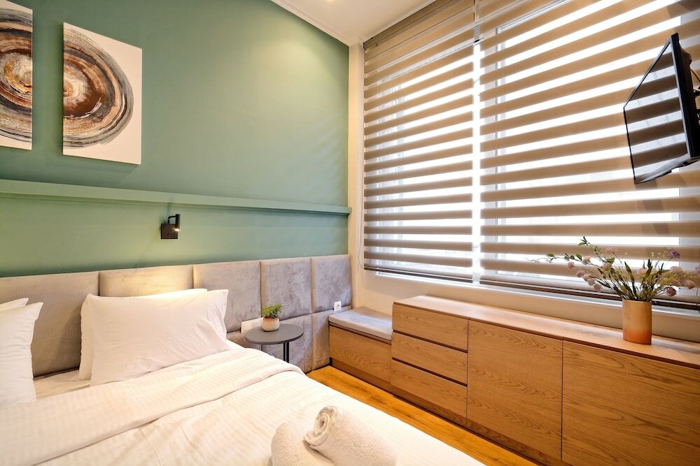 Фото The Flirty Athens