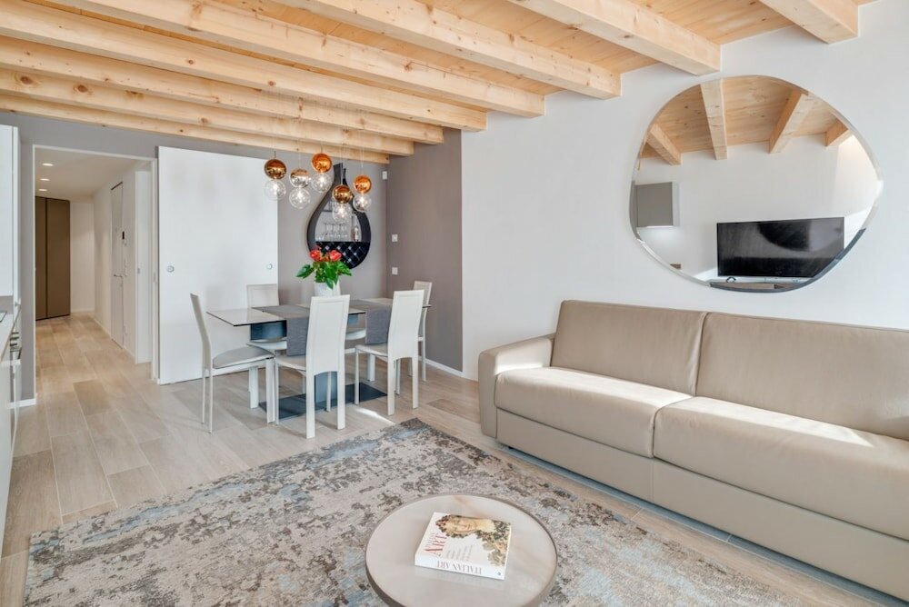 Фото Luxury & Charming Piazzetta San Giorgio Apartments