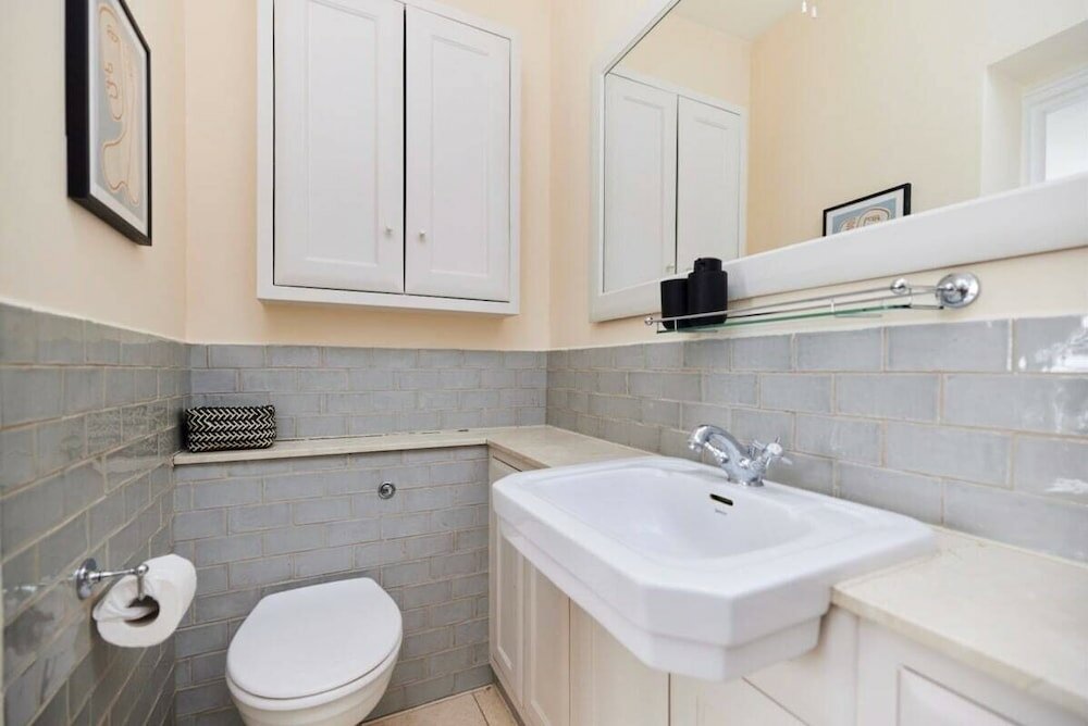 Фото The Hyde Park Mansion Place - Lovely 3bdr Flat