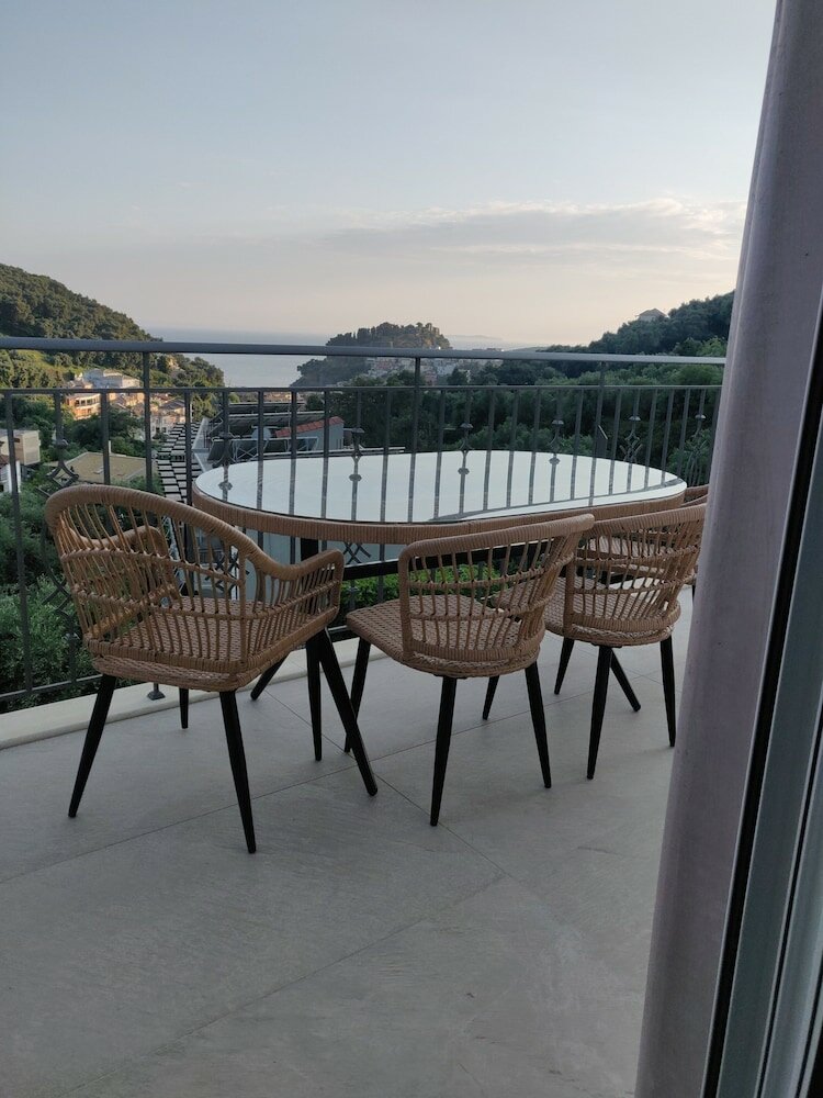 Фото Natura Luxury Suites Parga