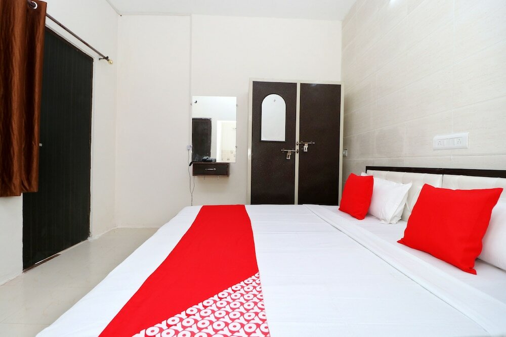 Фото Oyo 37097 Raj Apartments