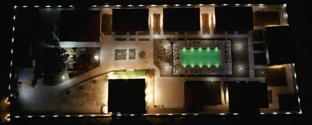 Фото Hotel Rezve