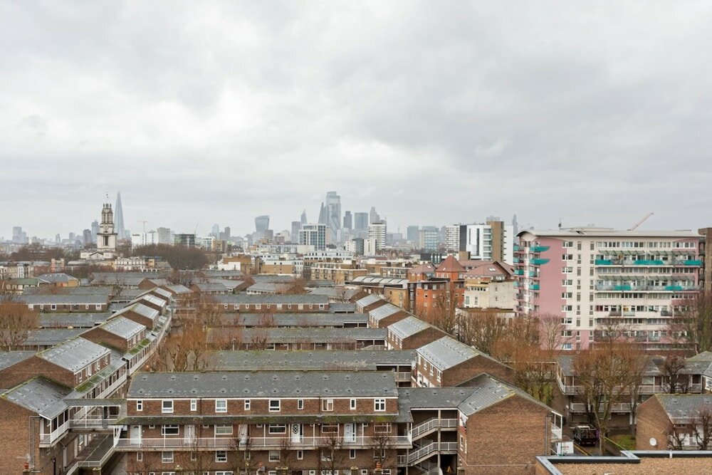 Фото Modern 1 Bedroom Apartment Near Canary Wharf With Balcony