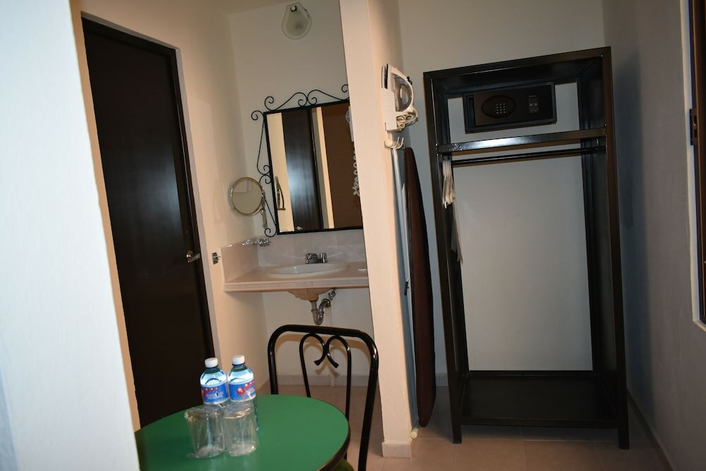 Фото Maya Tulipanes Express