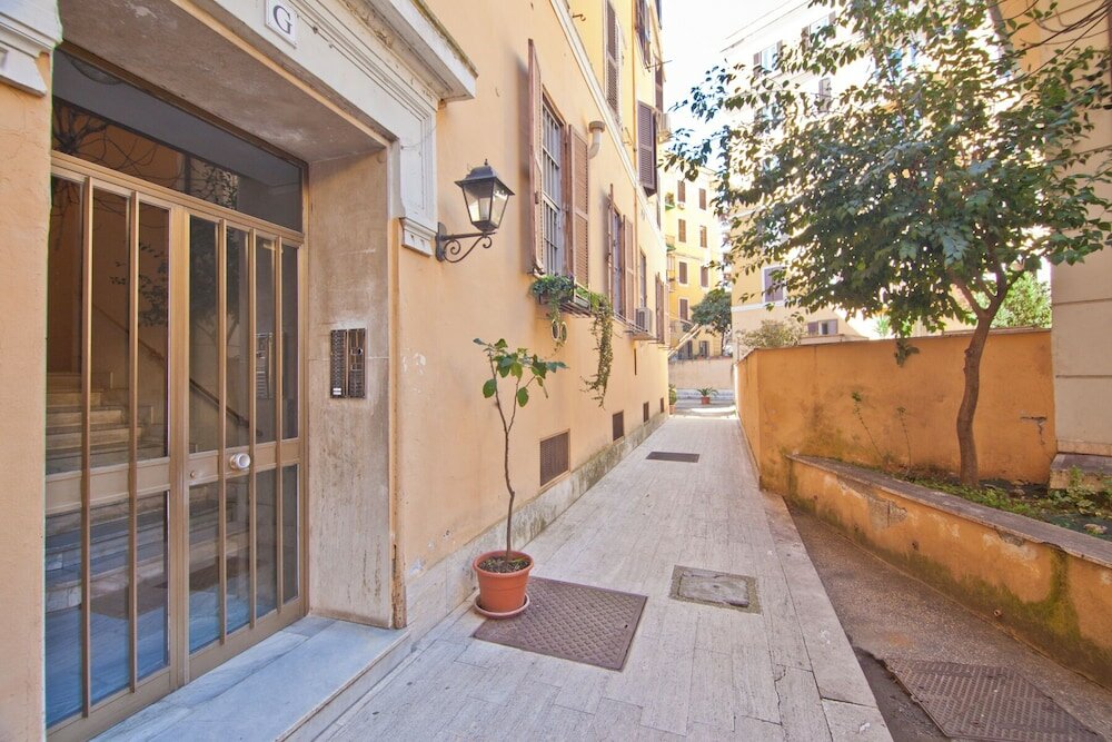 Фото Portaportese Wooden Flat