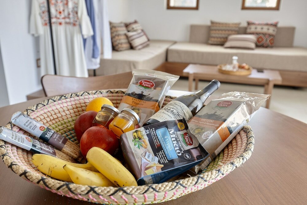 Фото Volta Suites and Villas