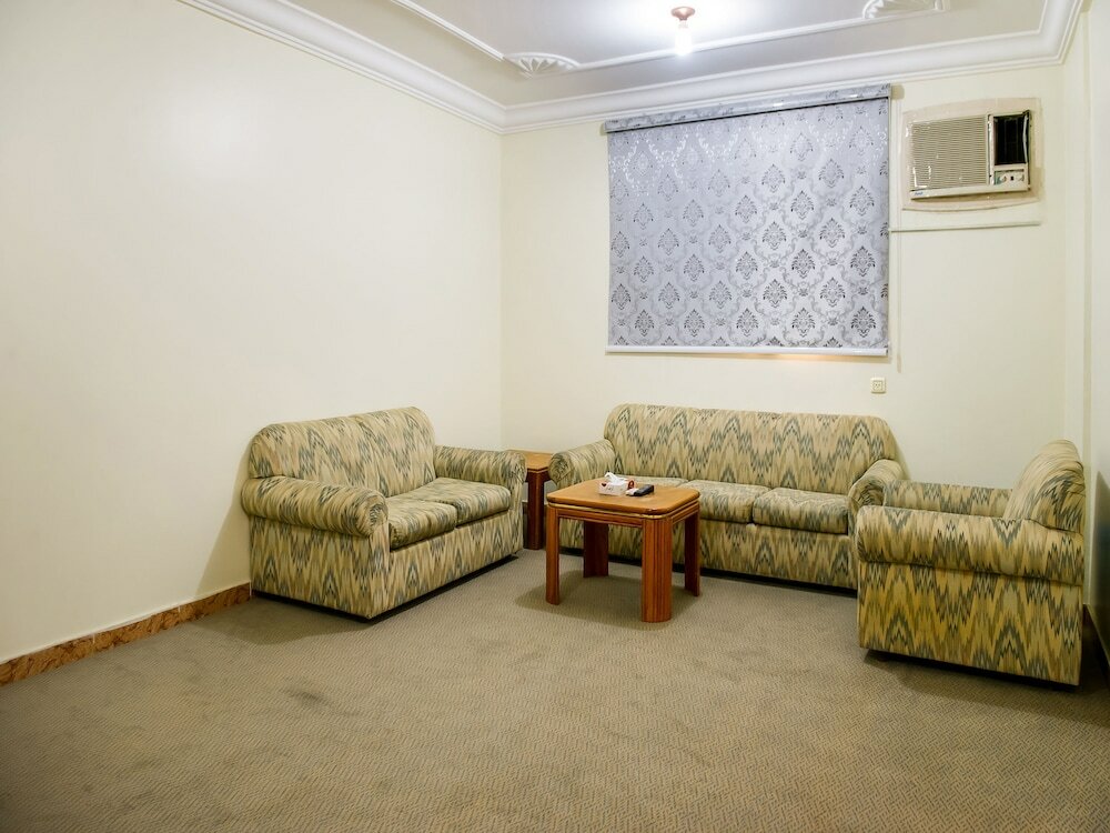 Фото Oyo 525 Rose Plaza1