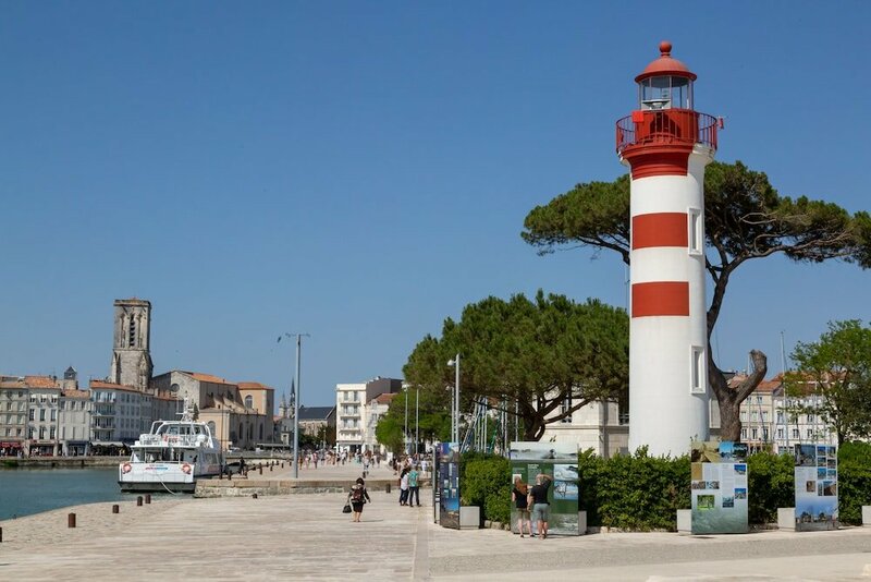 Гостиница Hôtel La Tour de Nesle La Rochelle Vieux Port в Ла-Рошели