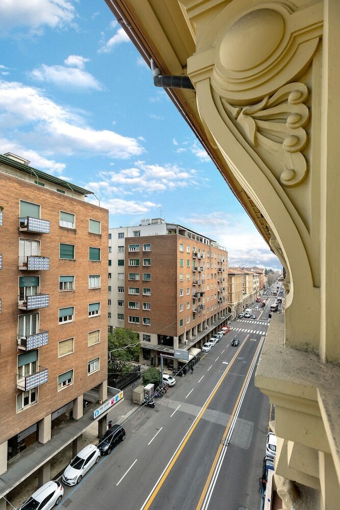 Фото Irnerio Apartments Yellow Cat