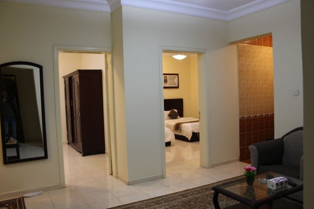 Фото Dar Al Zahib Furnished Units