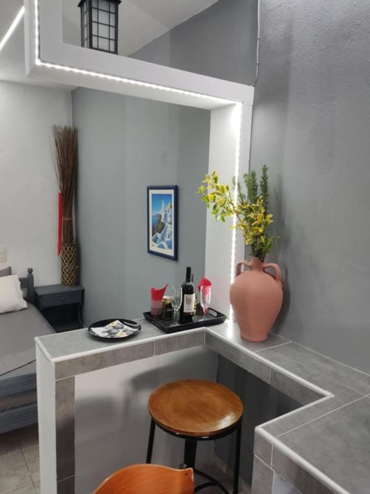 Фото Skiathos Petite Apartments