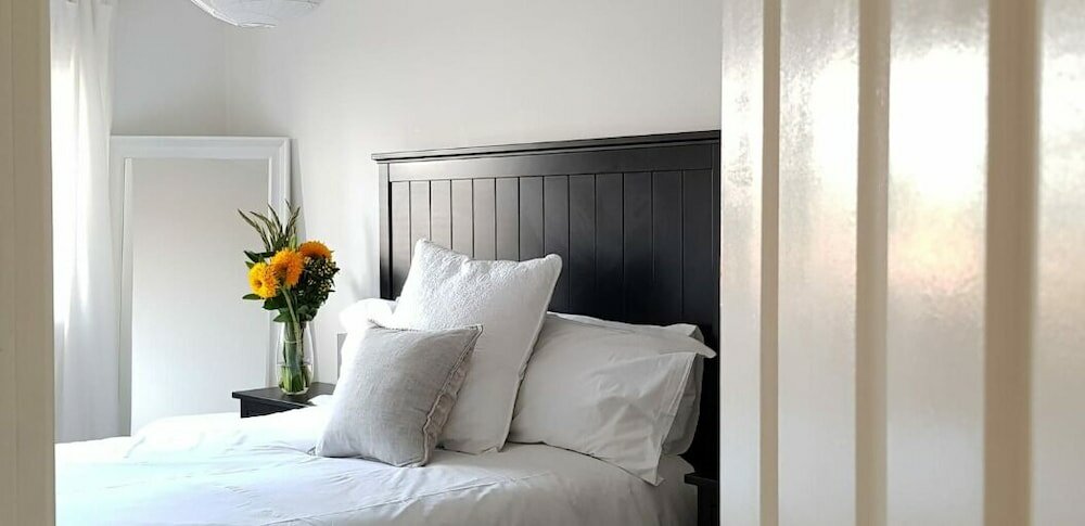 Фото Bright & Modern 2br Apartment Parking