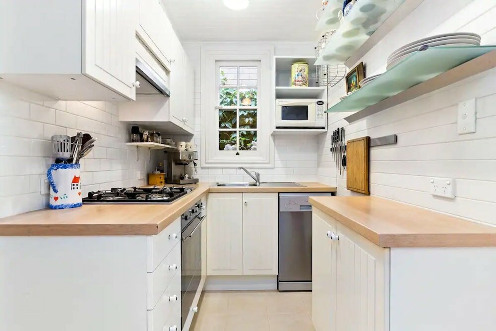 Фото Charming Workers Cottage in a Perfect Enclave