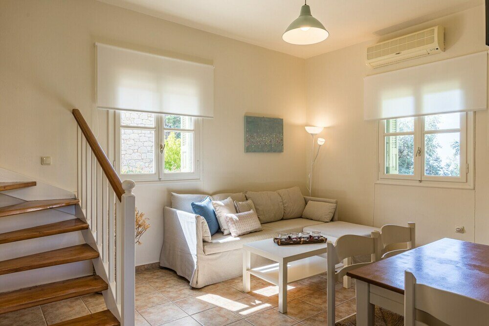 Фото Lithos Stoupa Villas