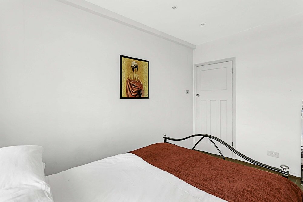 Фото 1-bed London Bliss: Putney Gem