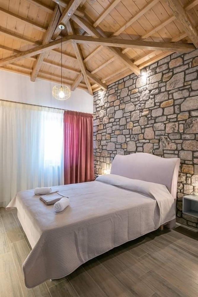 Фото Lithoessa Luxury Apartments